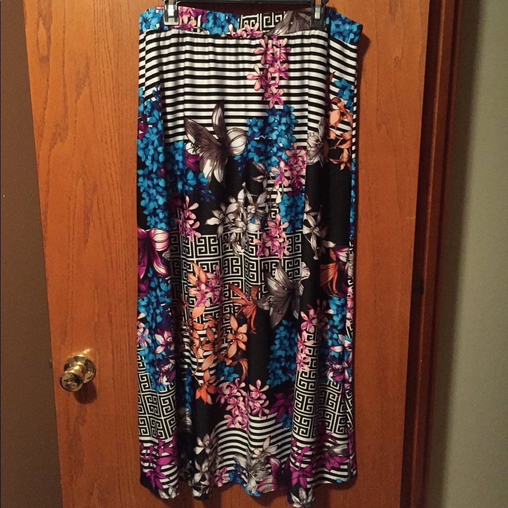 NY Collection Maxi Skirt